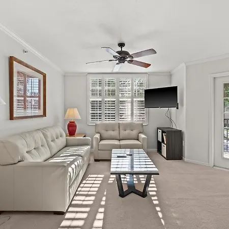 Cozy Apartment Near Bonita Beach